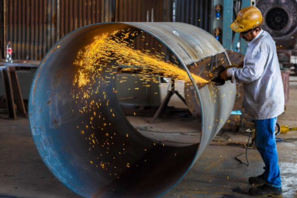 “Illuminating Brilliance: Unveiling the Advantages of Metal Fabrication for Commercial Lighting Applications”