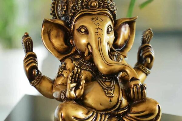 Ganesh Chaturthi Home Décor: Celebrating the Festival with the Majestic Ganesh Idol
