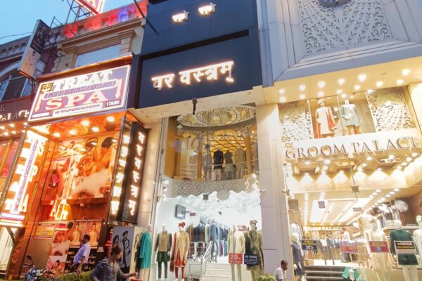Explore a Fashion Revolution at Var Vastram: Redefining Men’s Fashion in the Heart of Karol Bagh, New Delhi