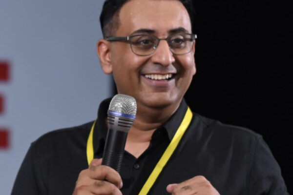 Revolutionising Industries: AI’s Impact on Digital Marketing in Healthcare, Pharma, Food, Real Estate, Travel, and Education