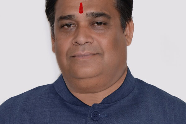 Renowned and Trusted – Pandit Prakash Joshi, Ahmedabad’s Famous Astrologer, Reveals the Path to Success