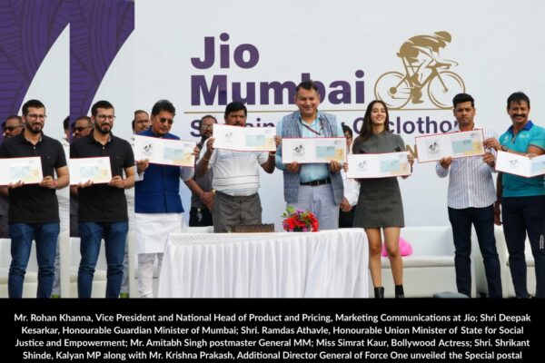 Deepak Kesarkar, Mumbai’s Guardian Minister, Ramdas Athawale and Shrikant Shinde announce Thane-Mumbai cycling lane at Jio Mumbai Cyclothon