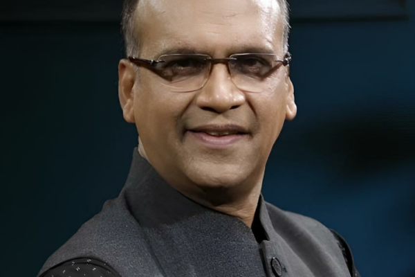 Trade Analyst Komal Nahta supports the film ‘Hero Heeroine’ which has a message for youth