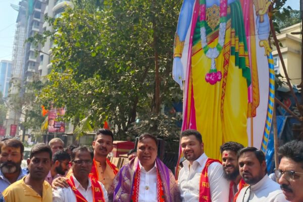 Arjun Kandhari from Yuvasena organizes live LED screening of Ram Mandir inauguration for the common man.