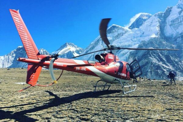 An Awareness of Best Seasons and Challenges for the Everest Base Camp Trekking