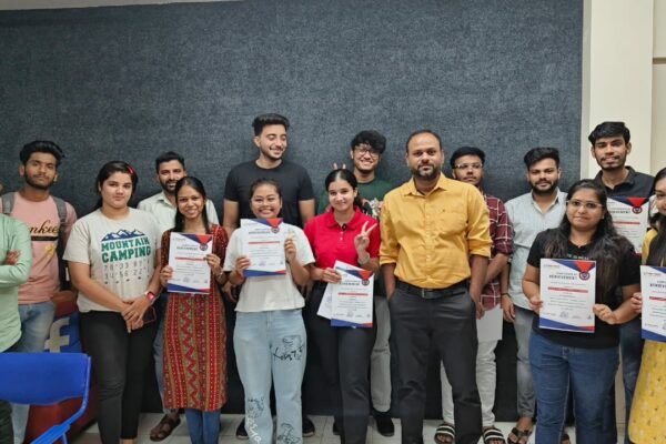 “A Step-by-Step Roadmap by best digital marketing institute in  indore : How to Achieve a High Salary Package in Digital Marketing”