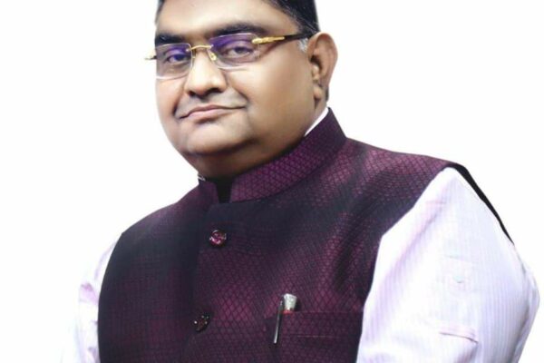 Agra: Dr. Vijay Kishor Bansal Enters World Book of Records for Social Service