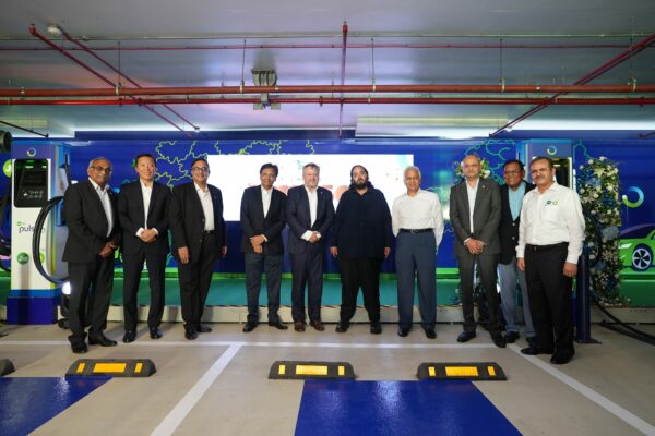 Anant Ambani and Murray Auchincloss inaugurate Jio-bp’s 500th EV-charging station at Jio World Centre (JWC), BKC, Mumbai, marking the installation of 5,000 Jio-bp charging points in India
