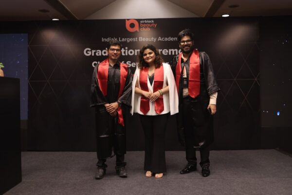 Airblack holds India’s Largest Beauty Graduation Ceremony celebrating 800 Make-Up Artists graduating from 300 Cities