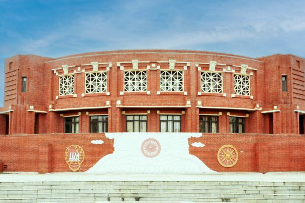IIM Lucknow and TalentSprint aim to empower professionals with new-age strategies on Sales & Marketing