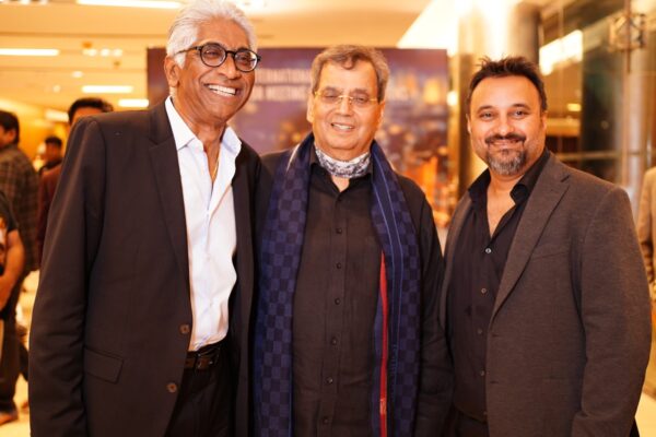 Master filmmaker Subhash Ghai honours Ace Hollywood Producer Ashok Amritraj with IIFTC Global Indian Cinema Icon Award
