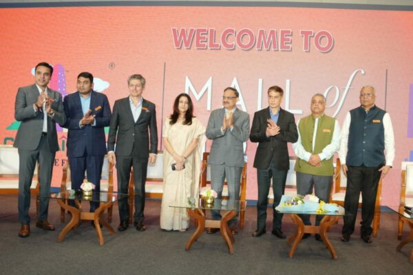 Bhushan Gagrani IAS, Municipal Commissioner (BMC) Mumbai and Vivek Phansalkar [I.P.S.], Mumbai Police Commissioner inaugurate the 32nd edition of CREDAI-MCHI, India’s Largest Property Expo 2025 witnessing over 14000 footfalls on the first day