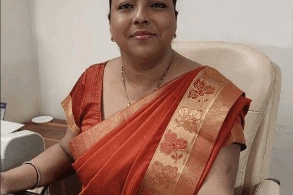 Unlock Your Hormonal Harmony: How a Top Delhi Dietician Helps Women Heal Naturally Through Food”