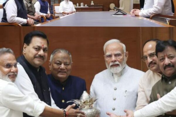 Khatu Shyam Delhi Dham National President Ghanshyam Gupta Zaveri Present Holy Kalash to PM Modi, Honoring Him as a Visionary Prime Minister