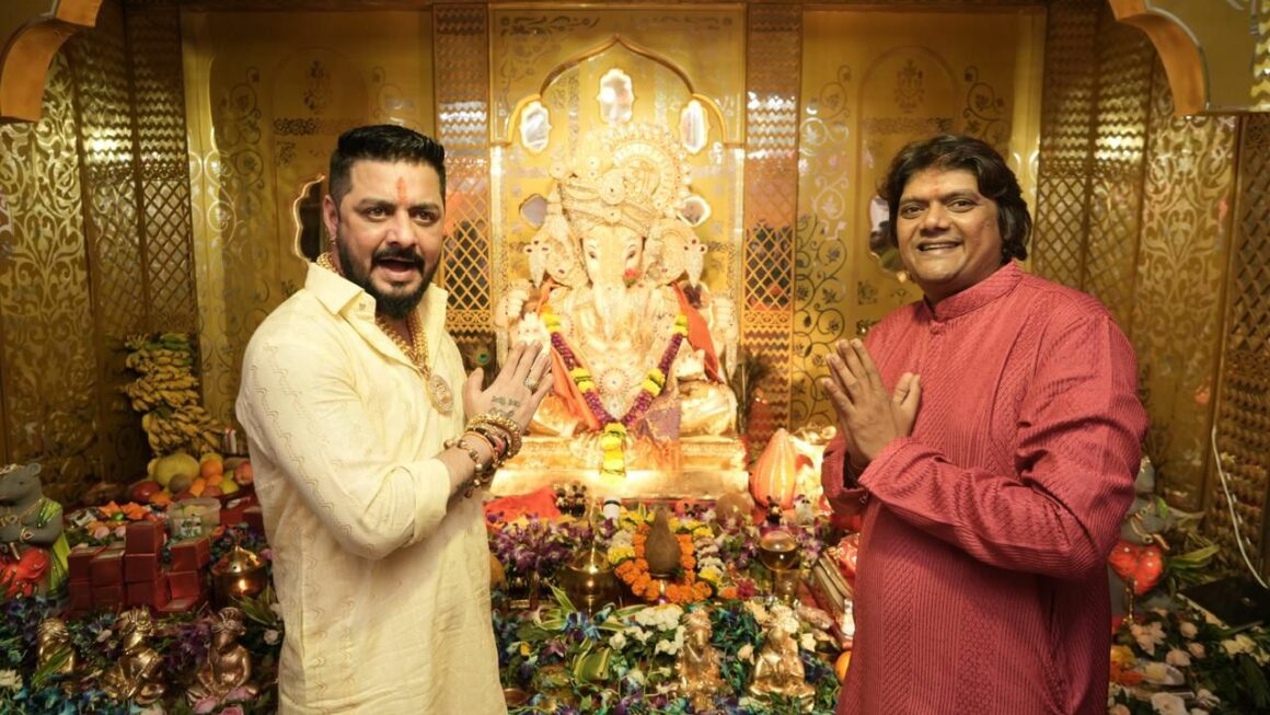 Mumbai’s Best Attraction: Mumbai Cha Sheth’s Open Double Decker Ganpati Tour