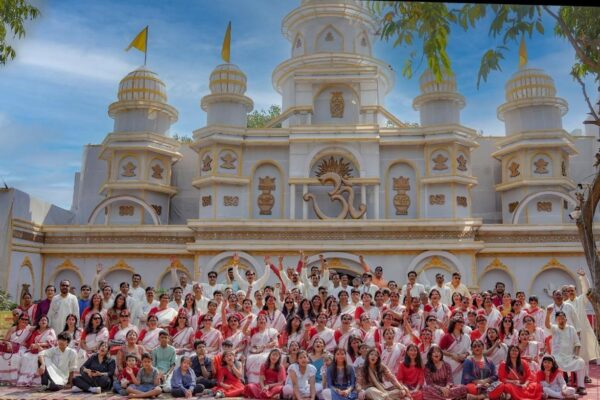 Balaka Durgotsav 2025 brings “Europe in Noida” with grandeur, artistry, and cultural inclusivity