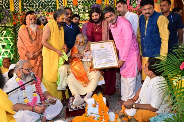 The chief national coordinator of the Shinde faction of Shiv Sena, Dr. Verma, was deeply moved by the blessings bestowed upon him by the saints.