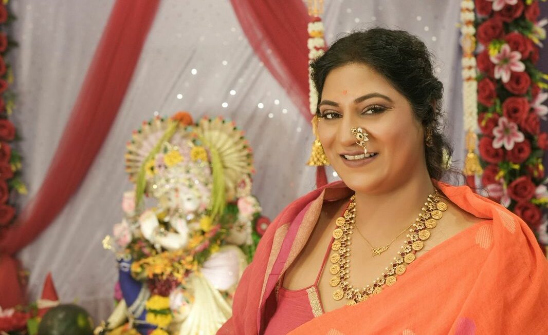 Bollywood Glitters at Actress Sunita Bawa’s Grand Ganpati Celebrations