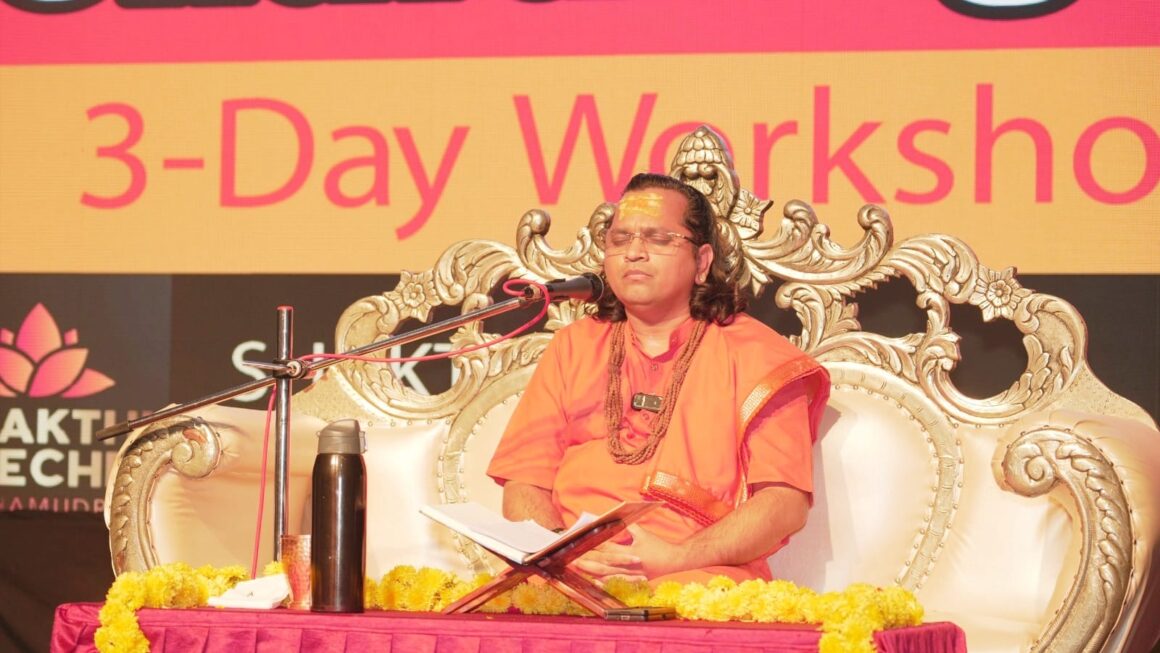Acharya Vasudev Ji’s Shiva Tattva Katha & Dev Foundation’s Sharanagathi Program Illuminate Bengaluru on Auspicious Pournami