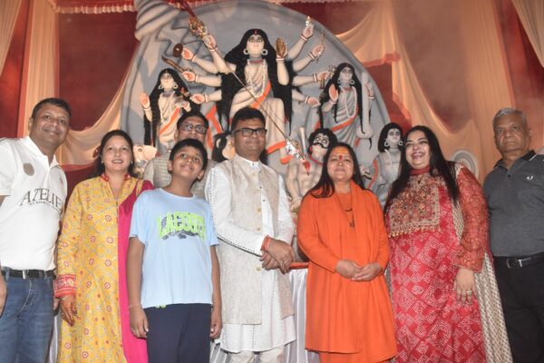 Dr. Anil Kashi Murarka inaugurated the pandal for the Shri Shat Chandi Maha Yagya