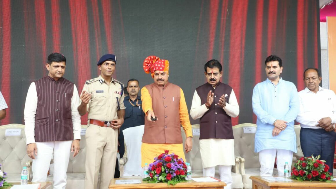 Indore Police Commissionerate Becomes First to Launch AI Chatbot ‘Safe Clicks’ in Madhya Pradesh