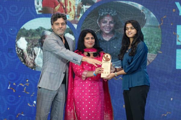 Sixteen-Year-Old Aadya Kanchan Wins Youth Talent Award at 2nd Fairtrade in India Conference