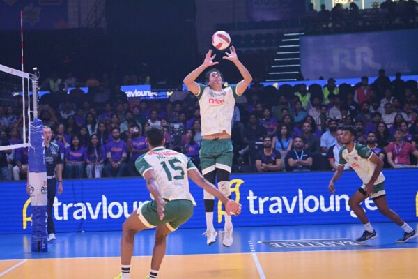 Bengaluru Torpedoes Outlast Calicut Heroes in PVL Nail-Biter